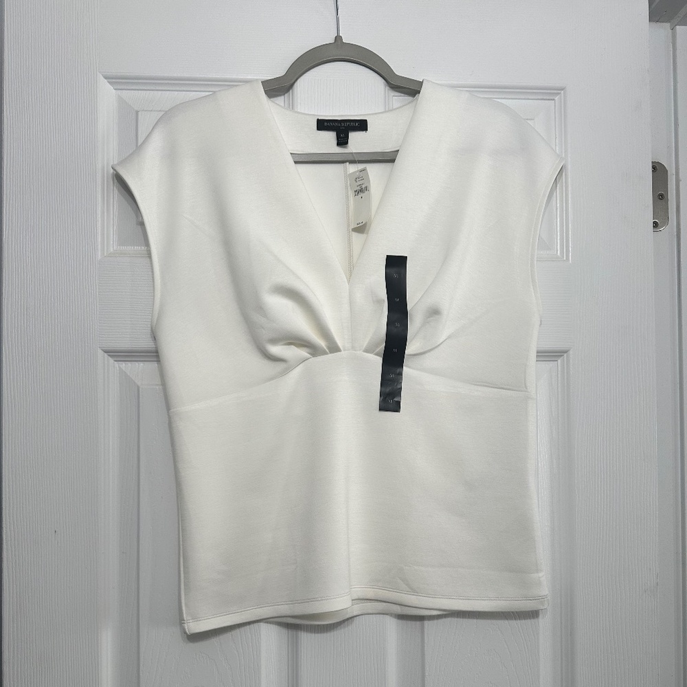 Banana Republic off-white sleeveless top NWT